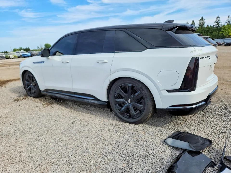 1GYTEFKL8SU104699 — 2025 CADILLAC ESCALADE IQ photo 2
