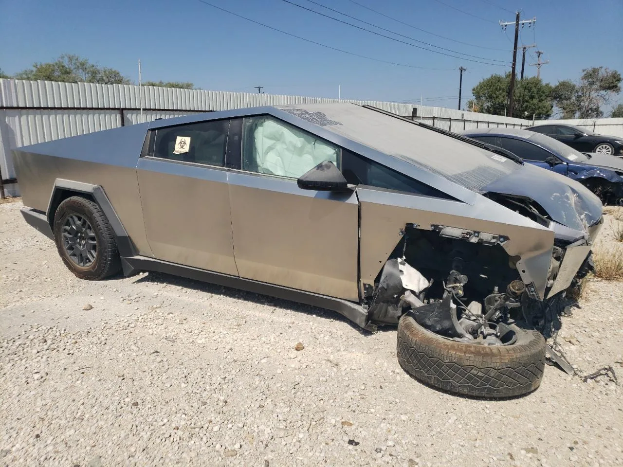 7G2CEHED7RA011806 — 2024 TESLA Cybertruck photo 9