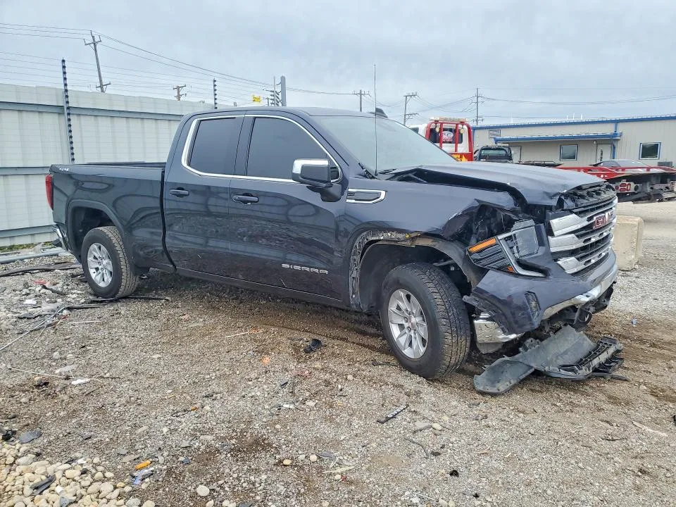 1GTRUBEK9PZ256273 — 2023 GMC SIERRA photo 4