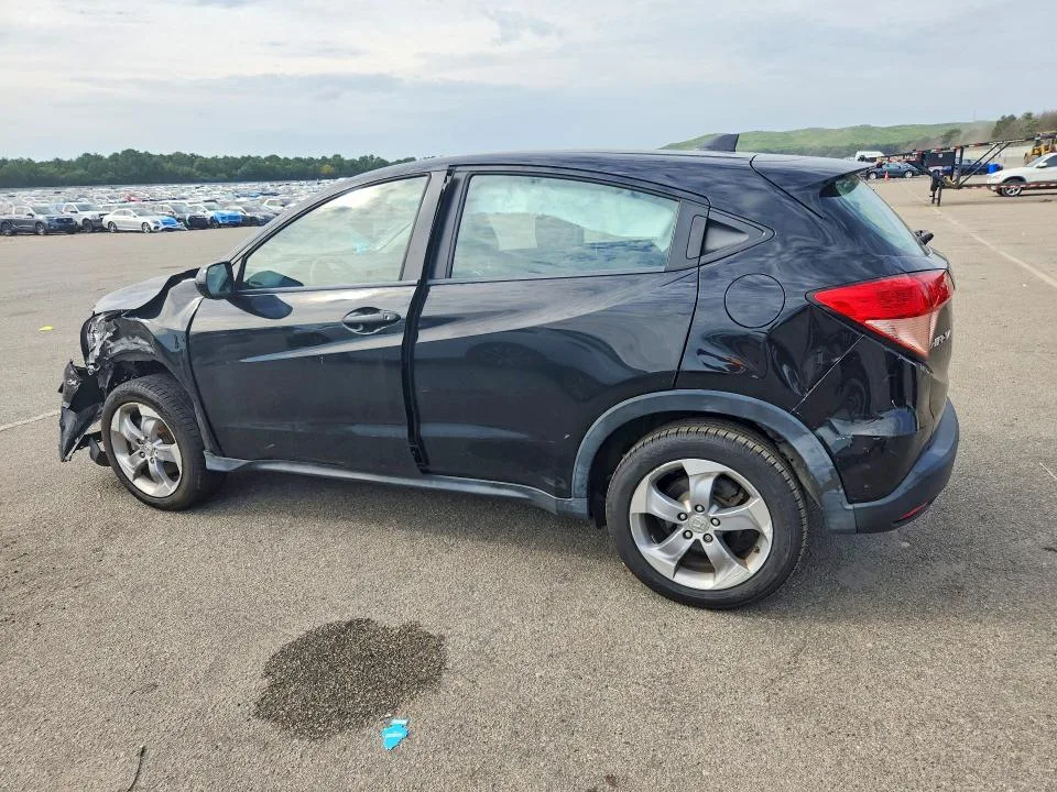 3CZRU6H3XJG716716 — 2018 HONDA HR-V photo 2