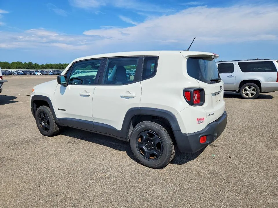 ZACCJBAT3GPC89006 — 2016 JEEP RENEGADE photo 2