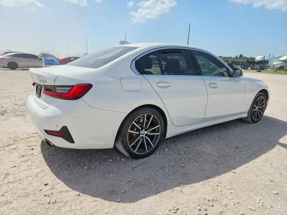 3MW5R7J06L8B23232 — 2020 BMW 330XI photo 3