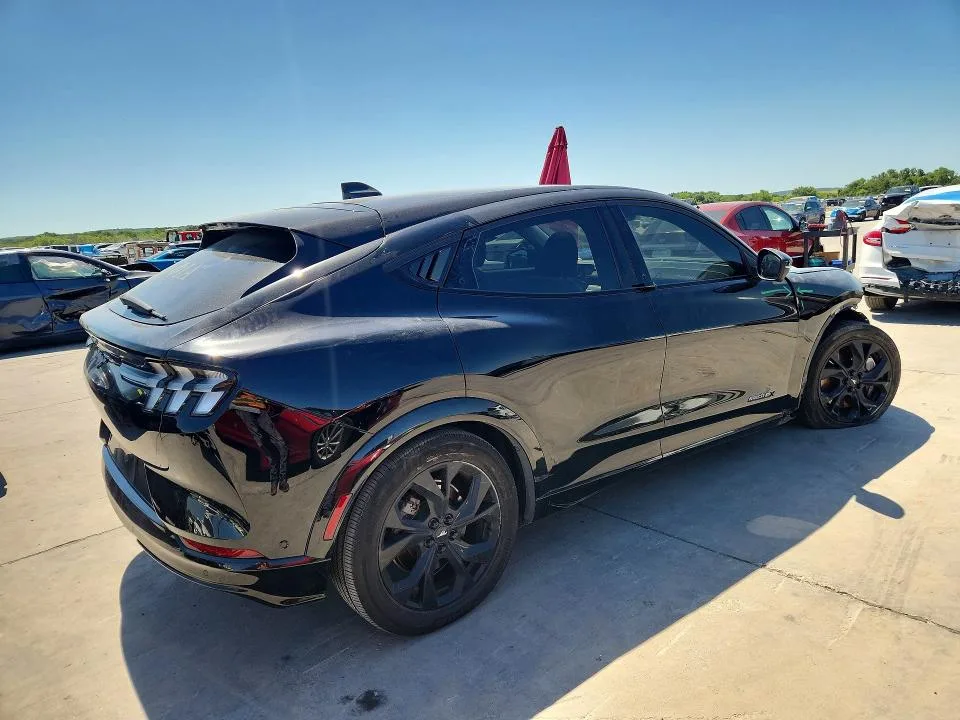 3FMTK3R77PMA85558 — 2023 FORD MUSTANG MACH-E photo 3
