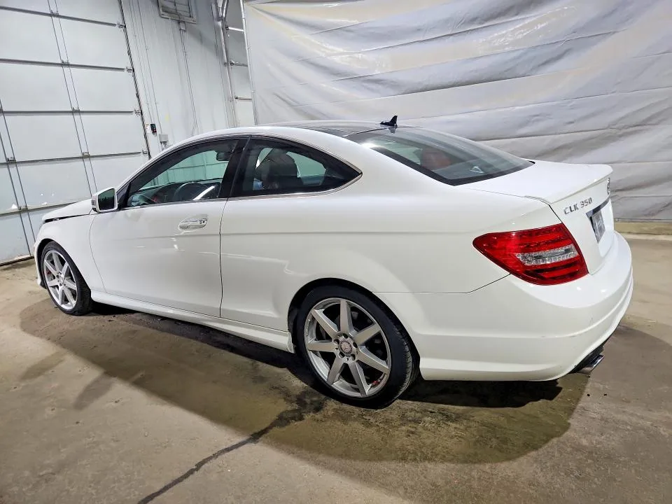 WDDGJ8JB6FG382874 — 2015 MERCEDES-BENZ C photo 2