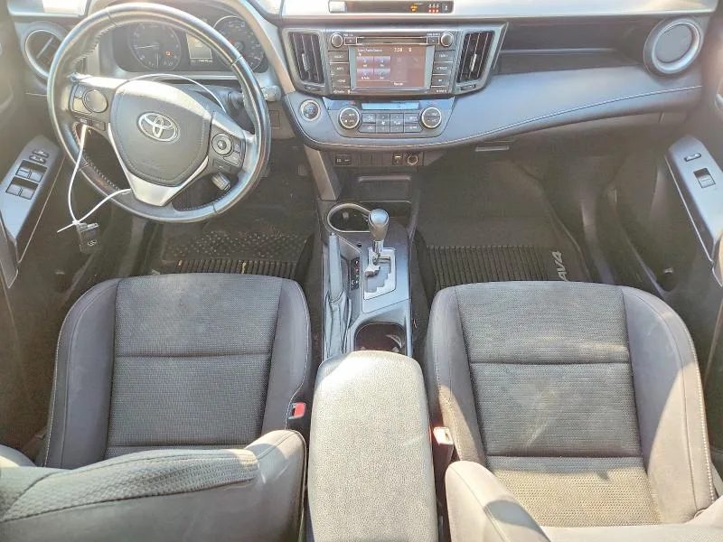 JTMRFREV8JD237554 — 2018 TOYOTA RAV4 photo 8