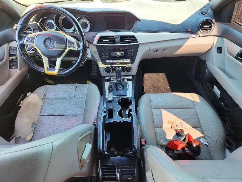 WDDGF4HB6CR202583 — 2012 MERCEDES-BENZ C photo 8