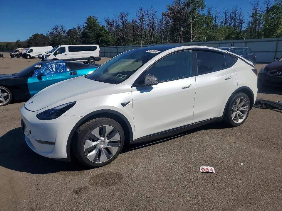 7SAYGDEEXRA286917 — 2024 TESLA MODEL Y