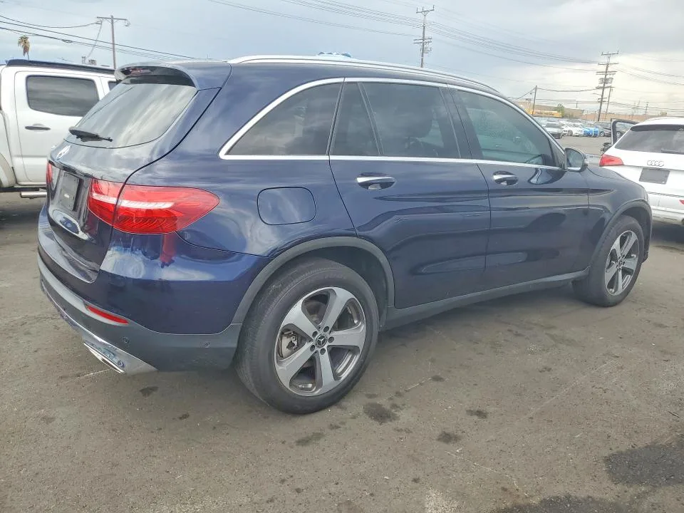 WDC0G4JB8KF576075 — 2019 MERCEDES-BENZ GLC photo 3