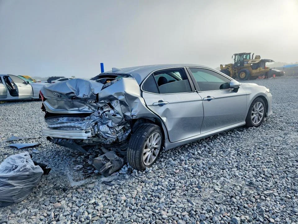 4T1C11AK2NU623423 — 2022 TOYOTA CAMRY photo 3