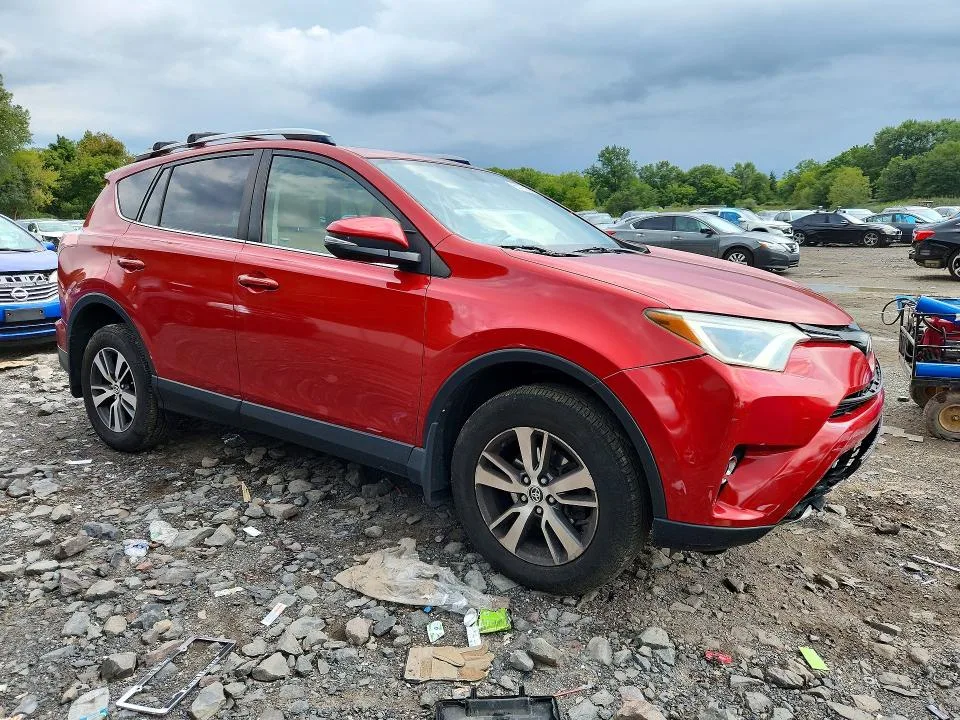 JTMRFREV3GJ051320 — 2016 TOYOTA RAV4 photo 4
