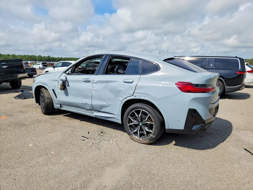 5UX33DT03P9P03930 — 2023 BMW X4 photo 2