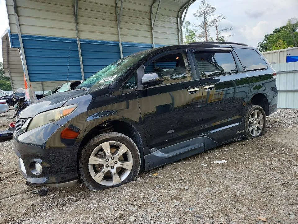 5TDXK3DC1DS310465 — 2013 TOYOTA SIENNA