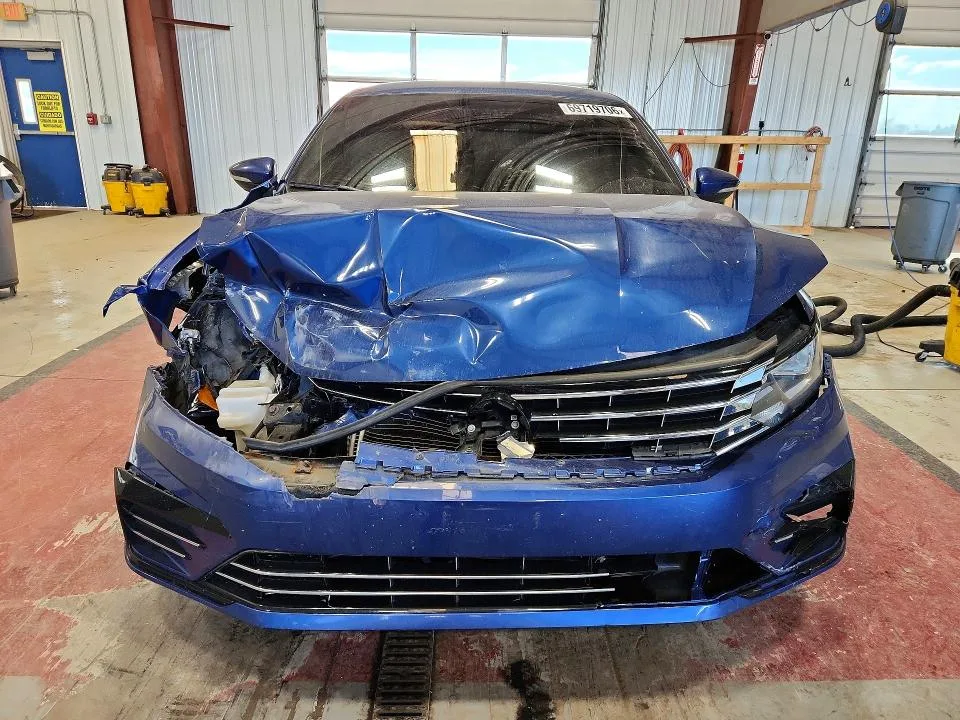 1VWDT7A31HC008707 — 2017 VOLKSWAGEN PASSAT photo 5