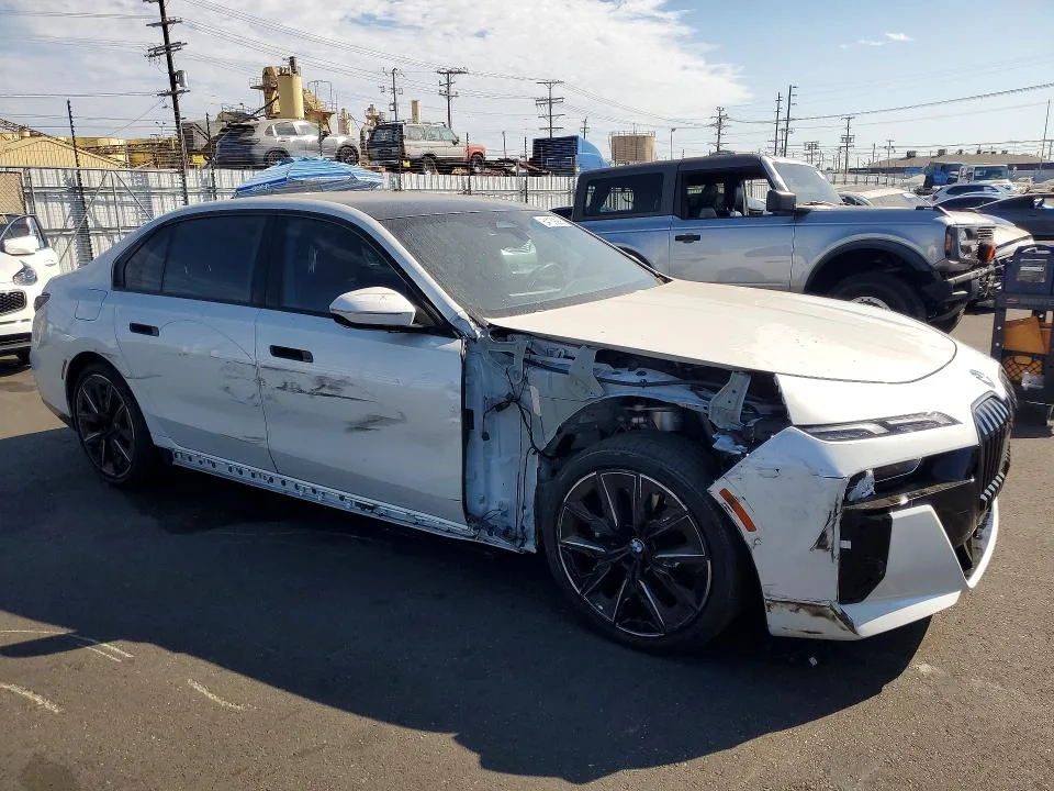WBA23EH08SCU84676 — 2025 BMW 740 photo 4