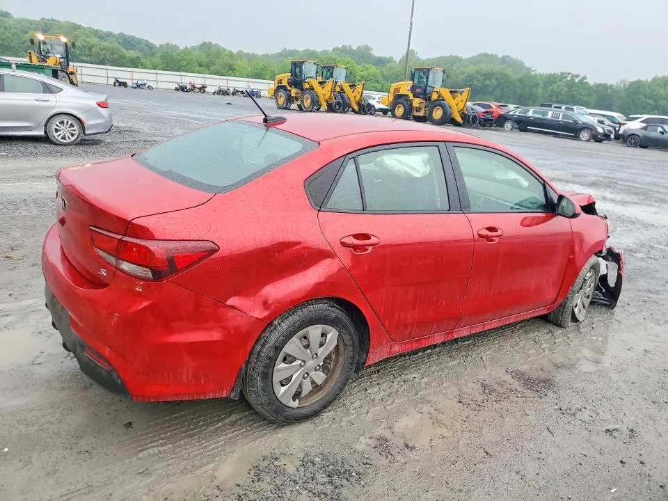 3KPA24AD8LE286568 — 2020 KIA RIO photo 3