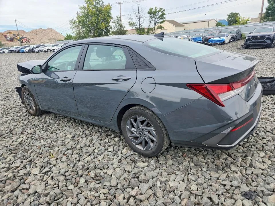 KMHLM4DG2RU748539 — 2024 HYUNDAI ELANTRA photo 2