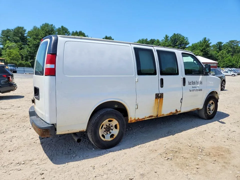 1GCWGFCA7D1162477 — 2013 CHEVROLET EXPRESS G2500 photo 3