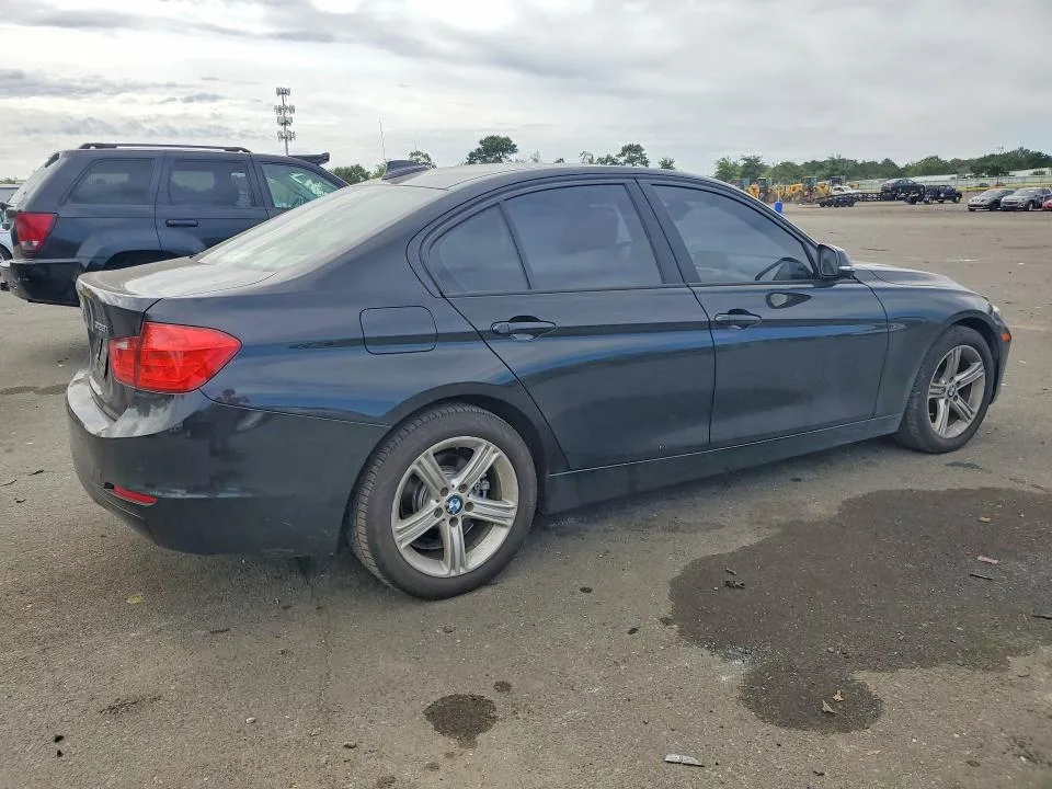 WBA3B5C51DJ598477 — 2013 BMW 328 photo 3