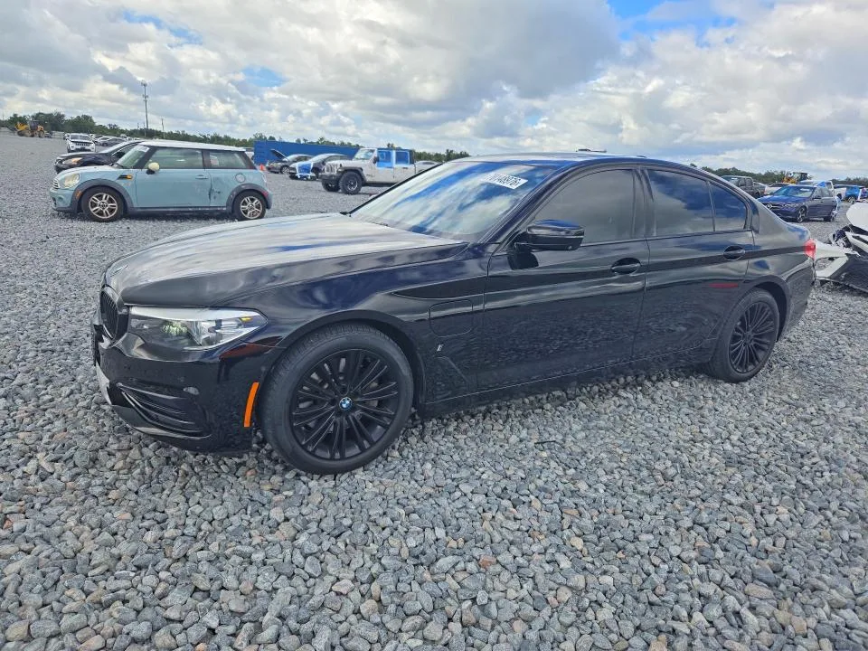 WBAJA9C50KB398991 — 2019 BMW 530E photo 1