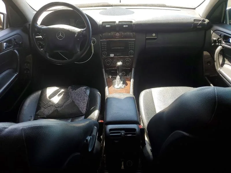 WDBRF84J45F562140 — 2005 MERCEDES-BENZ C photo 8