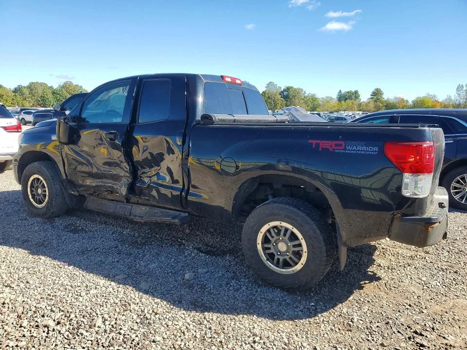 5TFUY5F14BX163669 — 2011 TOYOTA TUNDRA photo 2