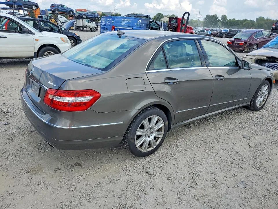 WDDHF8JB3DA696097 — 2013 MERCEDES-BENZ E photo 3