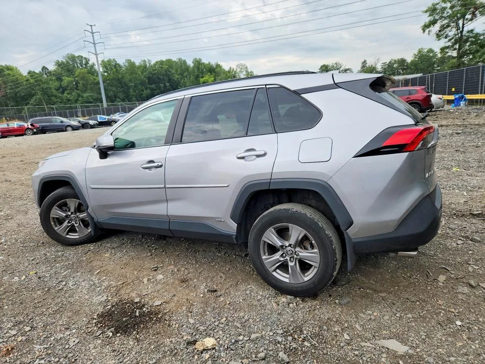 4T3RWRFV4PU106664 — 2023 TOYOTA RAV4 HYBRID photo 2