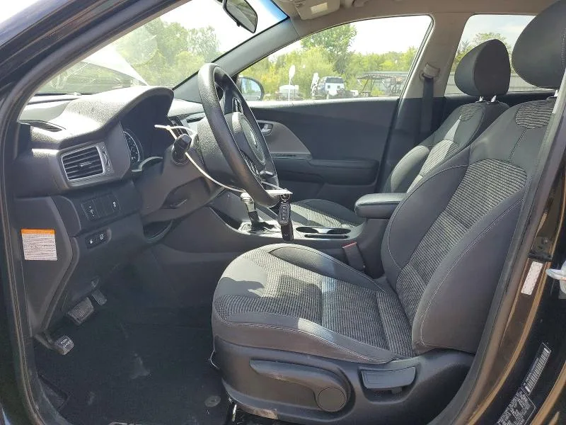 KNDCB3LC5H5055346 — 2017 KIA NIRO photo 7