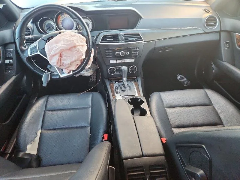 WDDGF4HB1EA964351 — 2014 MERCEDES-BENZ C photo 8