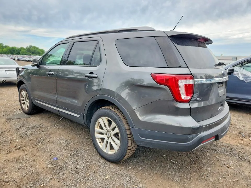 1FM5K8D83KGB46557 — 2019 FORD EXPLORER photo 2