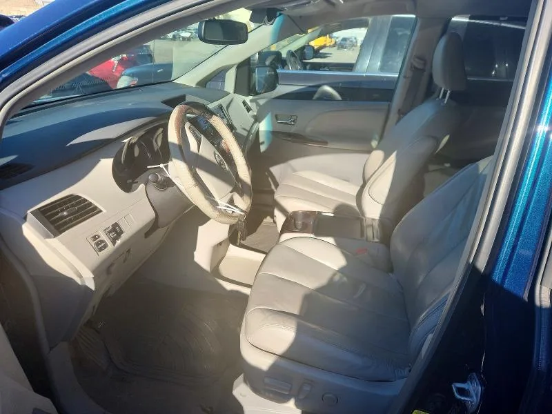 5TDYK3DC0BS167137 — 2011 TOYOTA SIENNA photo 7