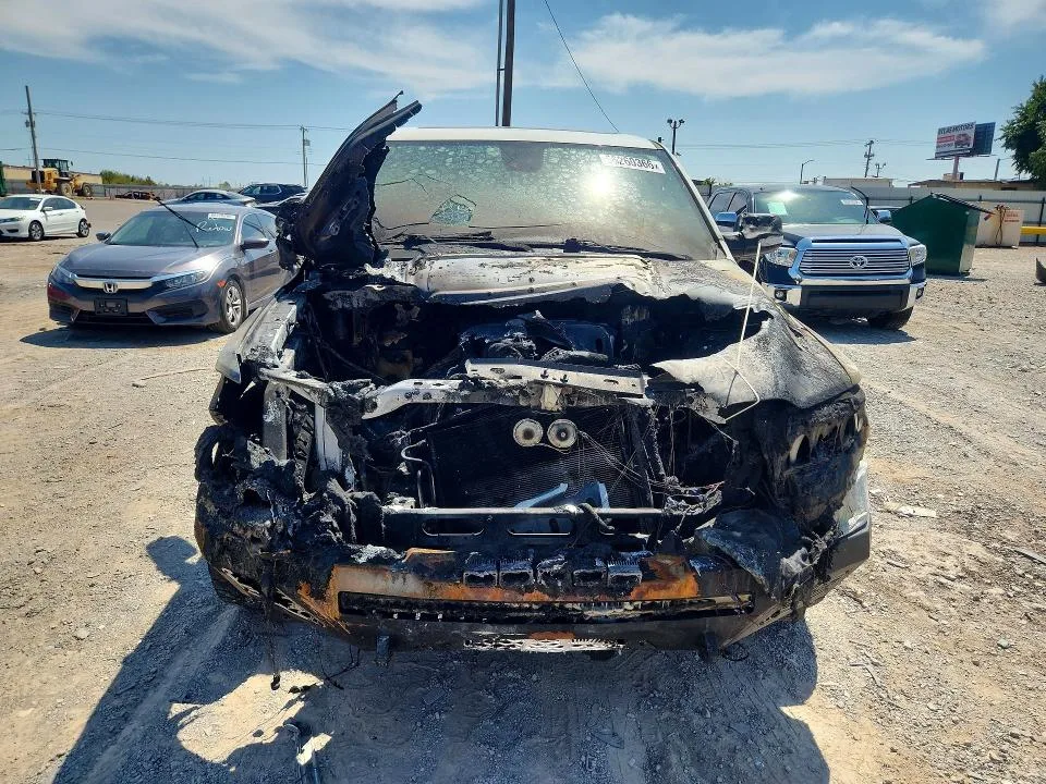 1C6SRFLT7KN897788 — 2019 RAM 1500 photo 5
