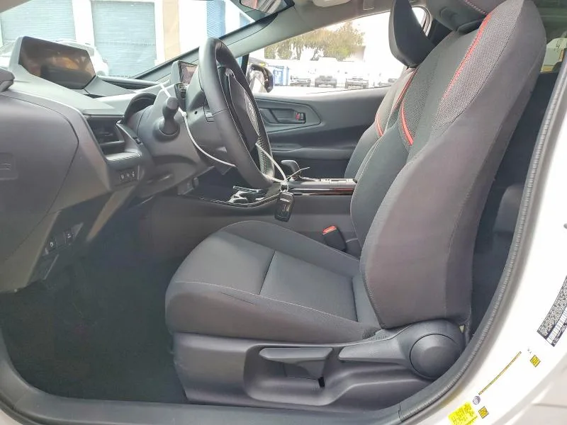JTDACACU7T3074776 — 2026 TOYOTA PRIUS PLUG-IN HYBRID photo 7