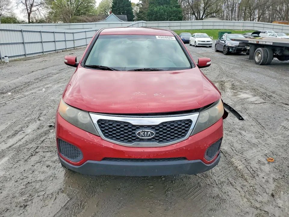 5XYKT3A11BG010364 — 2011 KIA SORENTO photo 5