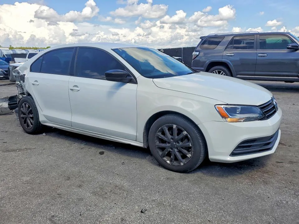 3VWD17AJ6FM355515 — 2015 VOLKSWAGEN JETTA photo 4