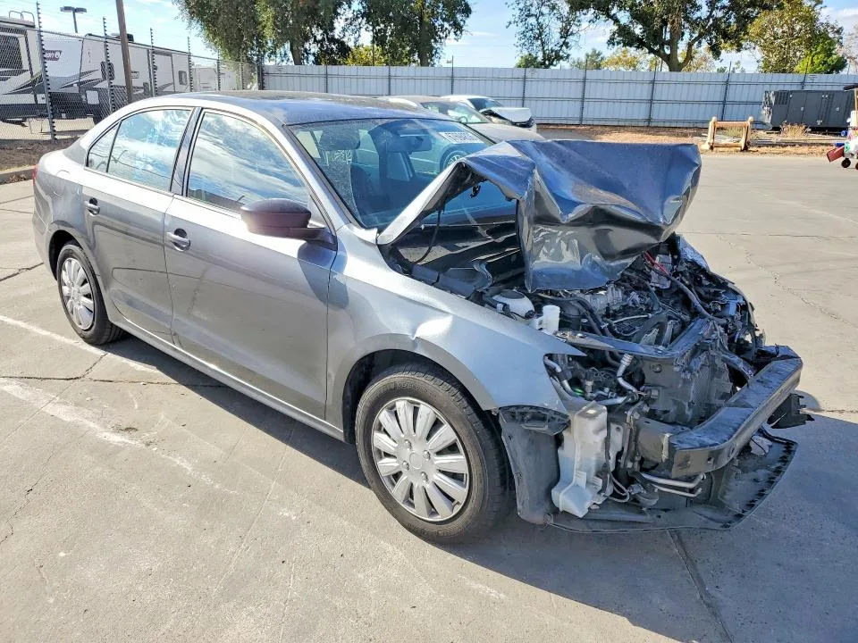 3VW267AJ2GM390031 — 2016 VOLKSWAGEN JETTA photo 4
