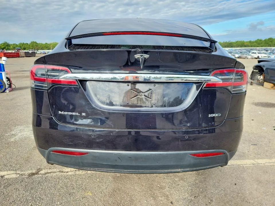 5YJXCDE2XJF112251 — 2018 TESLA MODEL X photo 6