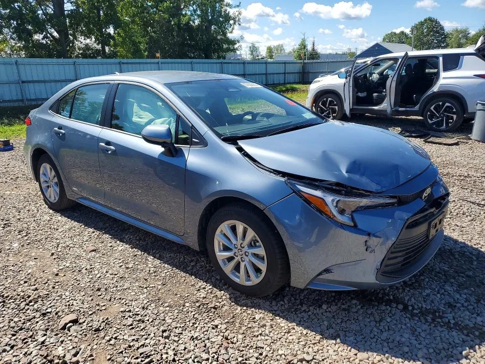 JTDBDMHE4T3037110 — 2026 TOYOTA COROLLA HYBRID photo 4