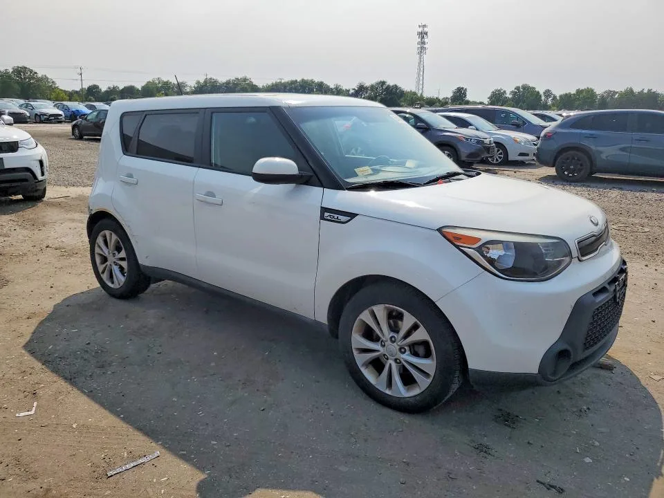 KNDJP3A50F7178907 — 2015 KIA SOUL photo 4