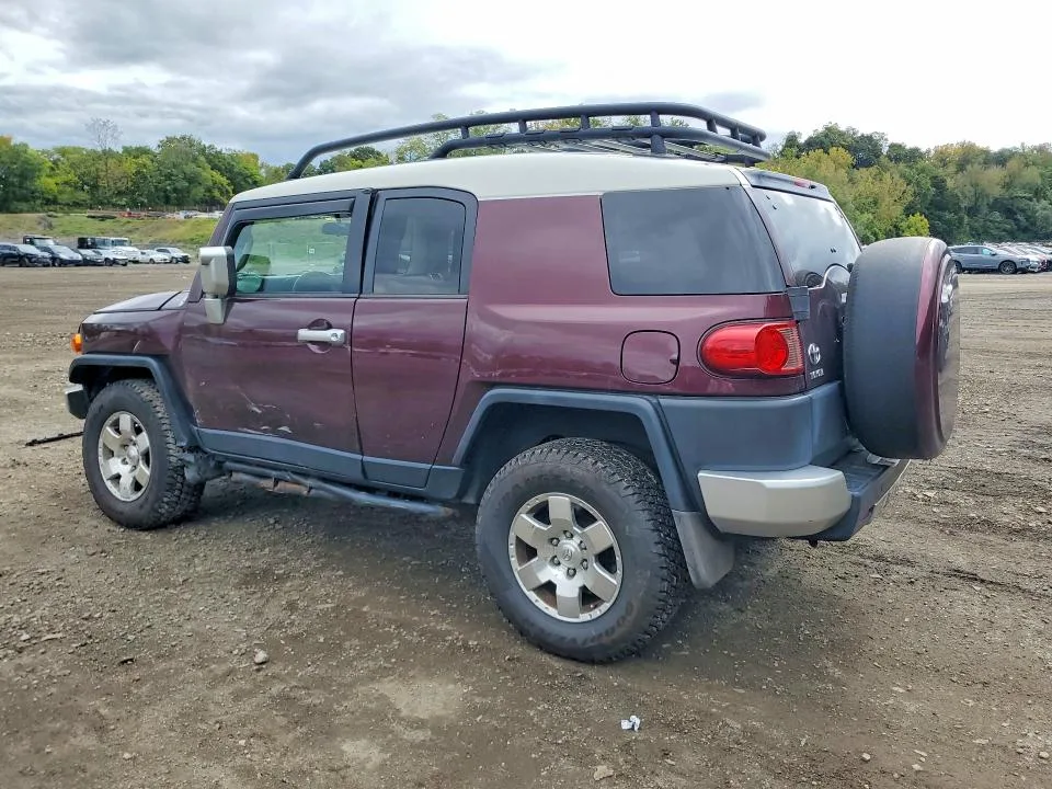 JTEBU11F170026201 — 2007 TOYOTA FJ CRUISER photo 2