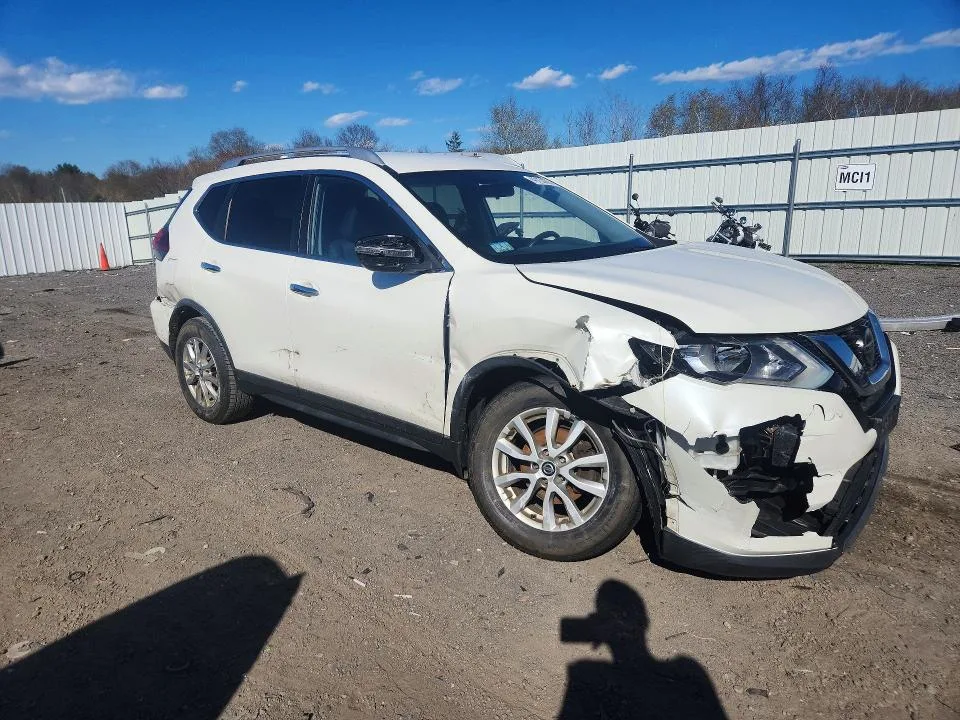 KNMAT2MV0JP607439 — 2018 NISSAN ROGUE photo 4