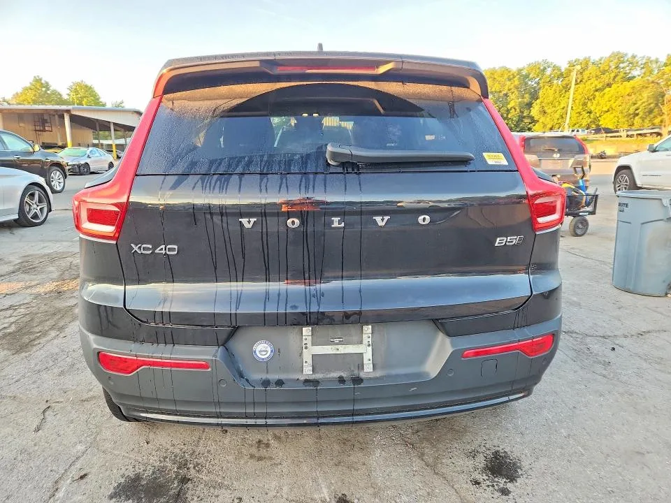 YV4L12UC1S2495825 — 2025 VOLVO XC40 photo 6