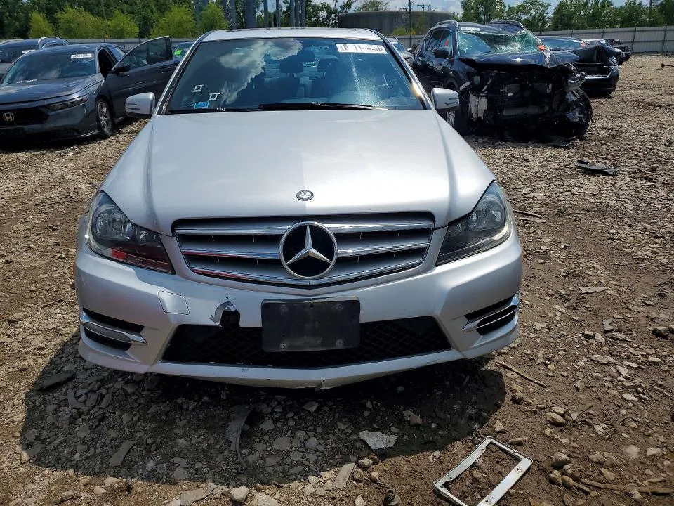 WDDGF8BB0CF912516 — 2012 MERCEDES-BENZ C photo 5