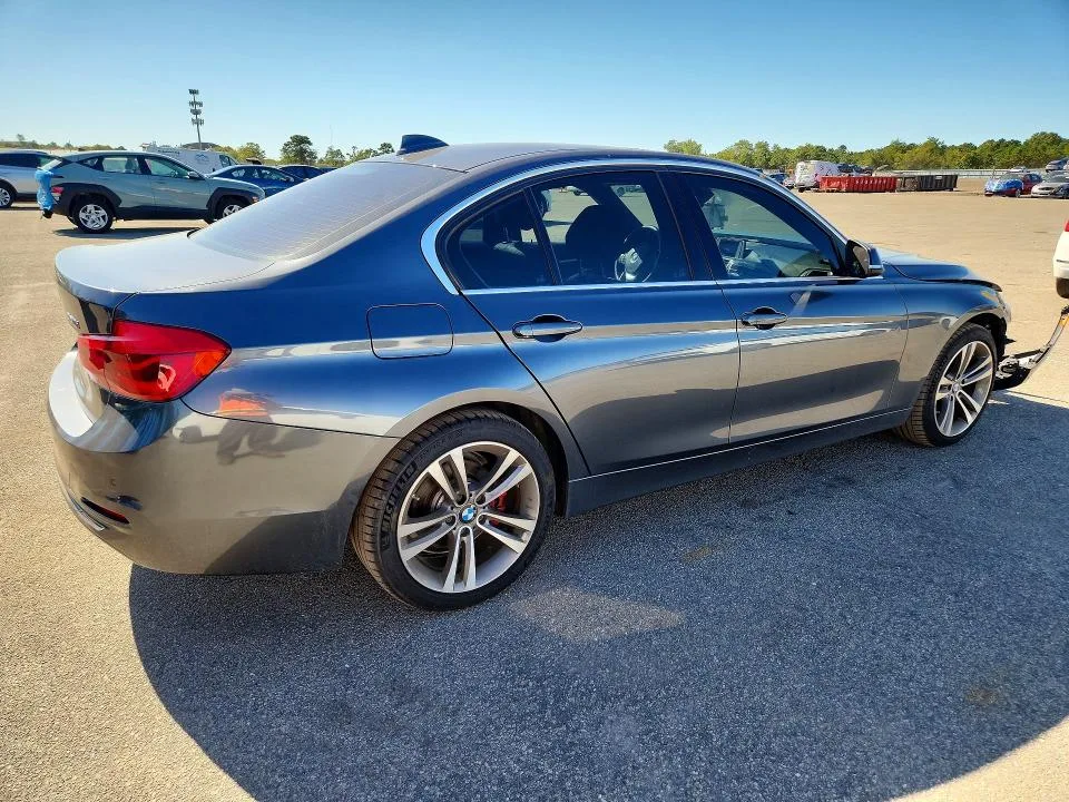 WBA8B9G55HNU49012 — 2017 BMW 330 photo 3