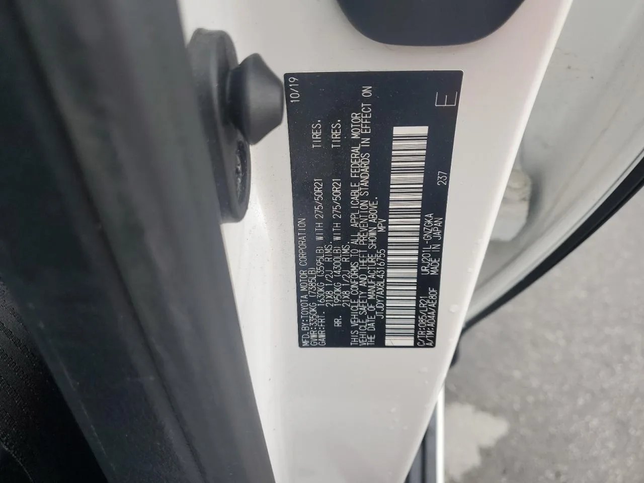JTJDY7AX8L4316755 — 2020 LEXUS LX photo 10