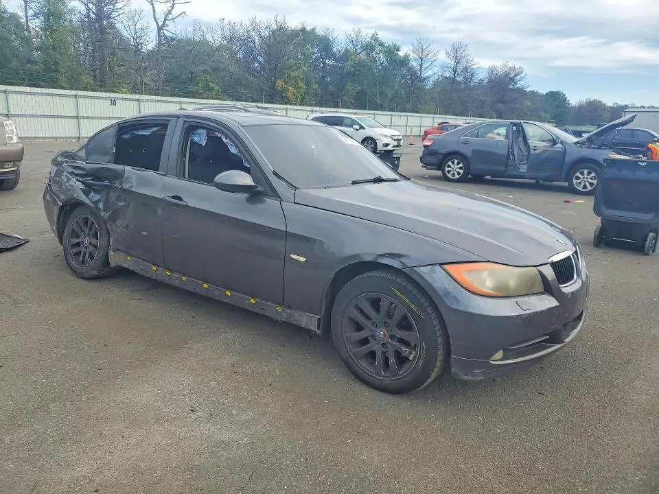 WBAVC73587KP31039 — 2007 BMW 328 photo 4