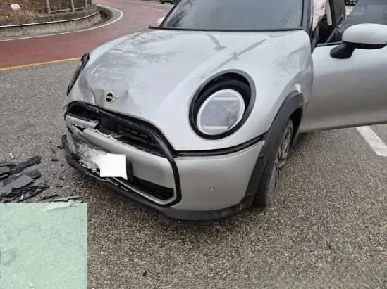 WMW81GD03S2W39433 — 2025 MINI Cooper C photo 2