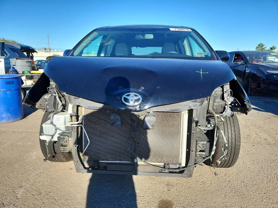 5TDYK3DC6GS758323 — 2016 TOYOTA SIENNA photo 5
