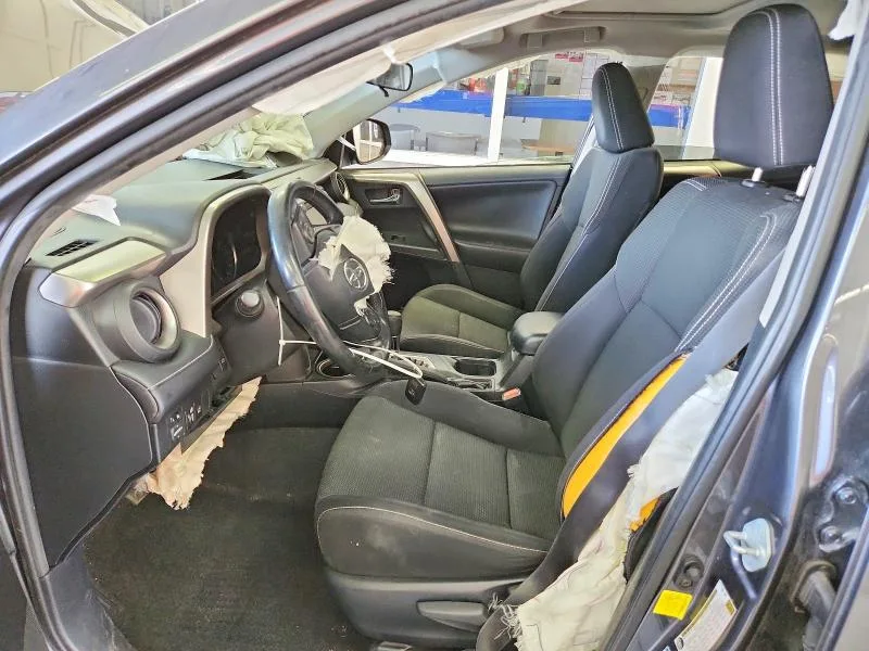 JTMRJREV5JD161712 — 2018 TOYOTA RAV4 photo 7
