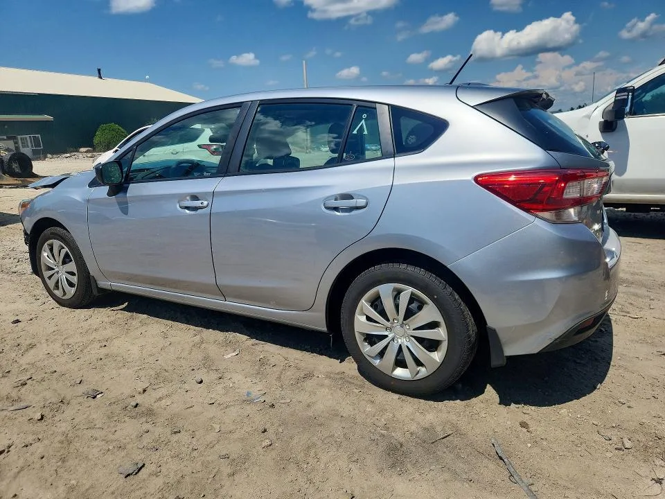4S3GTAA68K3762752 — 2019 SUBARU IMPREZA photo 2